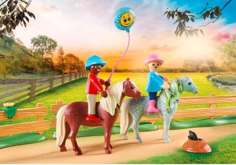 Zestaw z figurkami Country 70997 Urodziny w stadninie kucyków Zestaw z figurkami Country 70997 Urodziny w stadninie kucyków