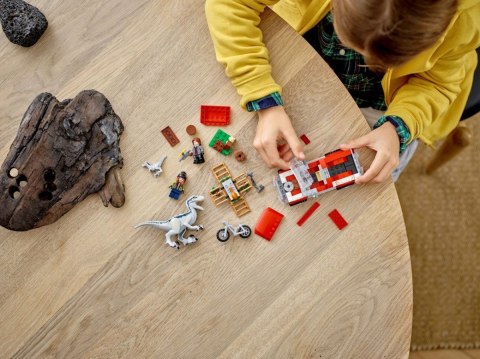 Klocki Jurassic World 76946 Schwytanie welociraptorów Blue i Bety Klocki Jurassic World 76946 Schwytanie welociraptorów Blue i Bety