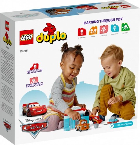 Klocki DUPLO 10996 Disney and Pixars Cars Zygzak McQueen i Złomek - myjnia Klocki DUPLO 10996 Disney and Pixars Cars Zygzak McQueen i Złomek - myjnia