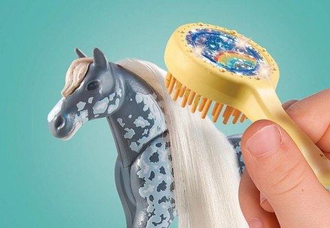 Zestaw z figurkami Horses 71353 Amelia i Whisper z boksem stajennym Zestaw z figurkami Horses 71353 Amelia i Whisper z boksem stajennym